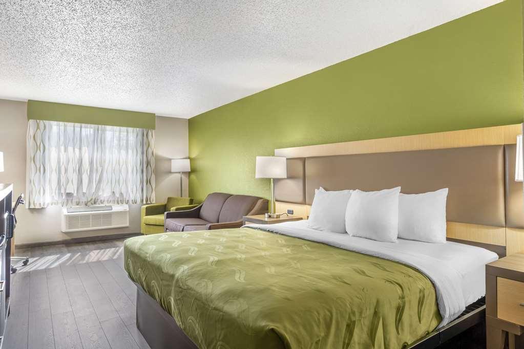 Quality Inn & Suites Delaware Room photo